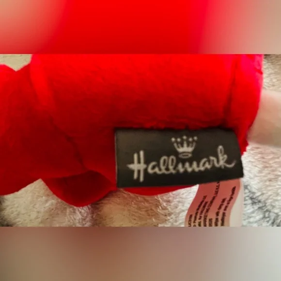 Hallmark Peanuts Snoopy 6” Microfibre Plush wearing Red Pajamas and Hat - EUC - Picture 6 of 8